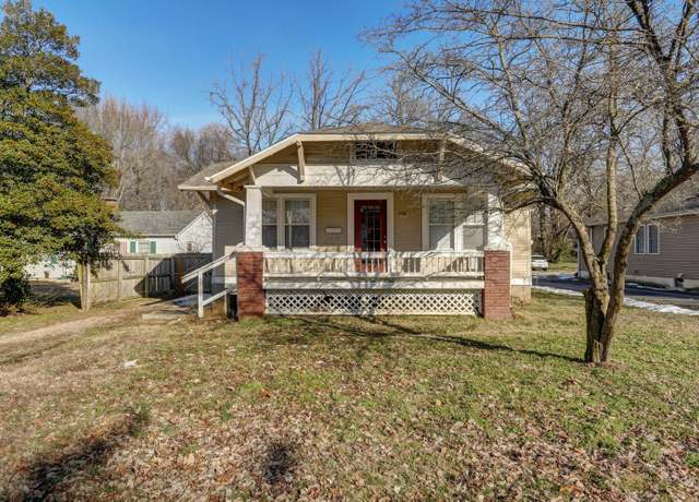 Property at 1516 S Jefferson Ave, Springfield, MO 65807, 2 beds, 1.5 baths
