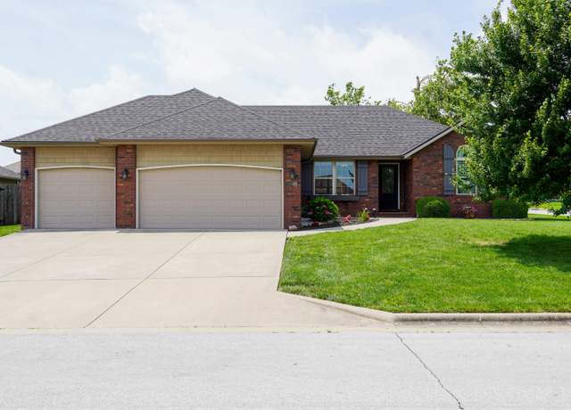 Property at 1129 S Erika Ave, Springfield, MO 65802, 3 beds, 2 baths