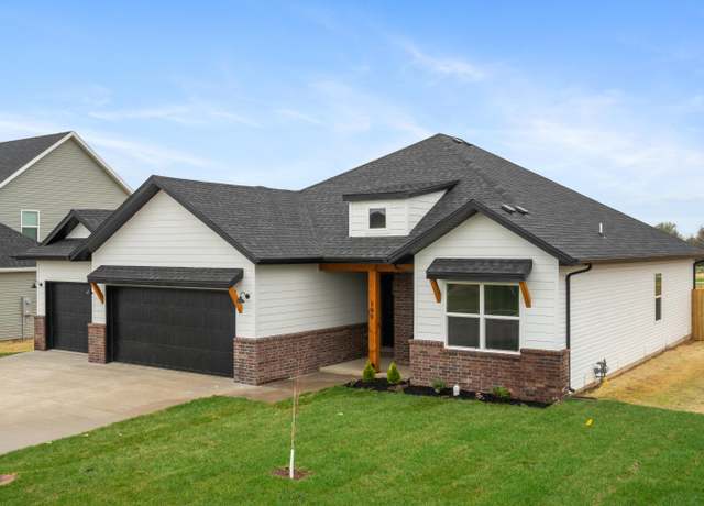 Property at 153 E Kelce Ln, Republic, MO 65738, 3 beds, 2 baths