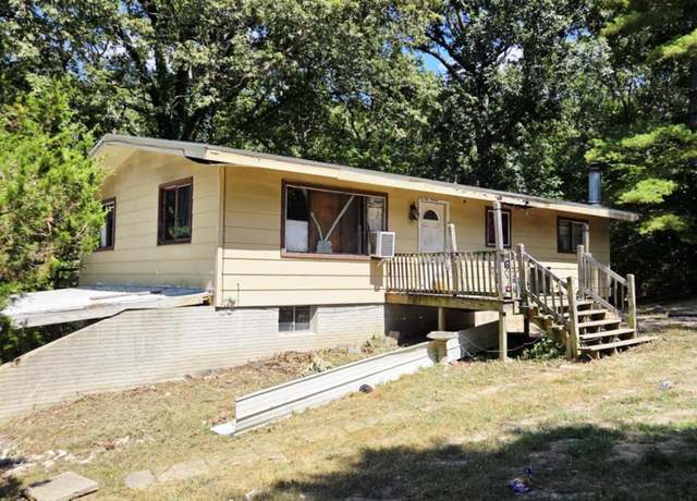 Property at 122 Vfw Rd, Reeds Spring, MO 65737, 3 beds, 3 baths