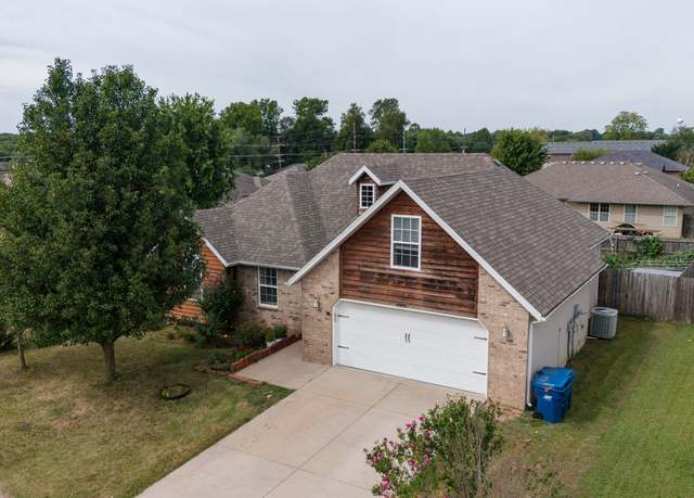 Property at 635 N Cox Ave, Republic, MO 65738, 3 beds, 2 baths