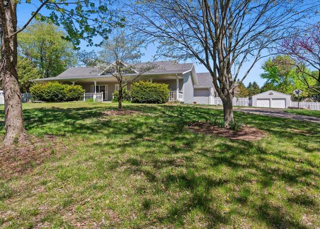 Property at 971 W Meadowview Dr, Nixa, MO 65714, 4 beds, 2.5 baths