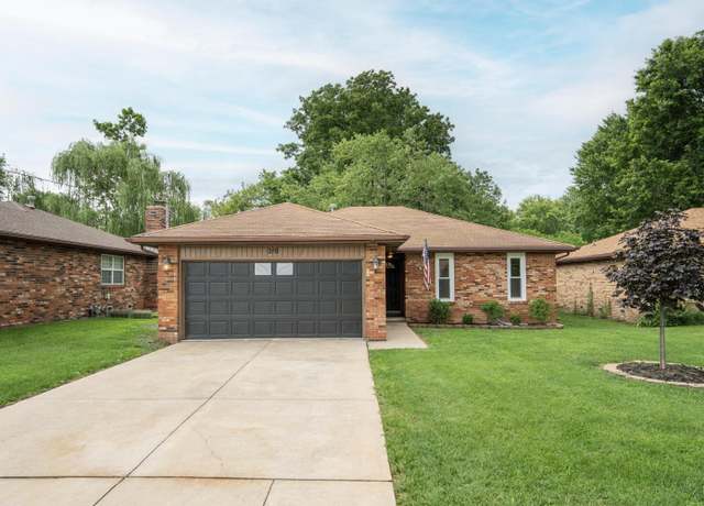 Property at 210 N Cedarbrook Ave, Springfield, MO 65802, 3 beds, 2 baths