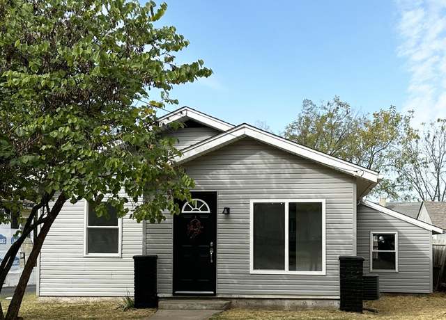 Property at 2255 N Travis Ave, Springfield, MO 65803, 3 beds, 2 baths