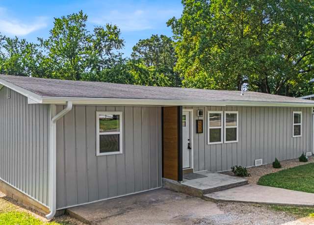 Property at 1235 Columbus St, West Plains, MO 65775, 3 beds, 2 baths