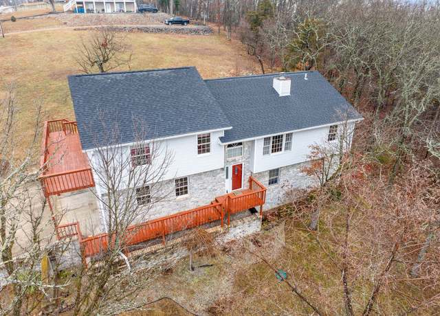 Property at 916 Skyview Drive Dr, Branson, MO 65616, 5 beds, 3 baths