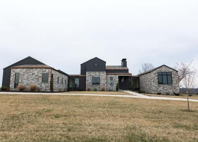 Property at 269 E Wisteria Ln, Ozark, MO 65721, 4 beds, 4.5 baths
