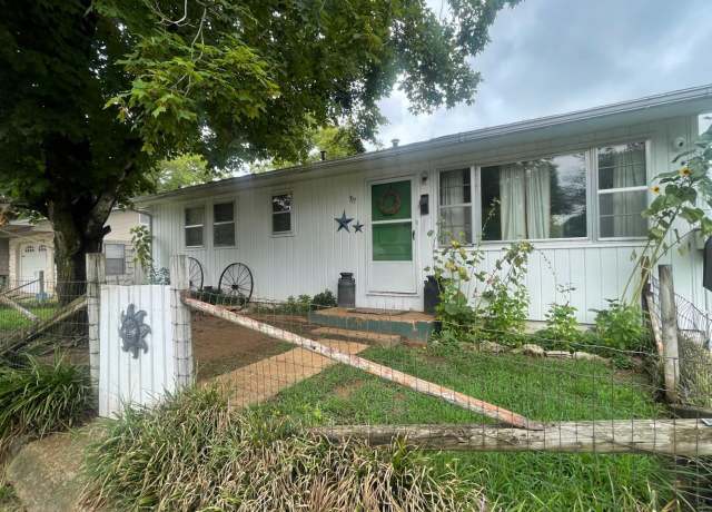 Property at 317 S 2nd St, Thayer, MO 65791, 4 beds, 1.5 baths