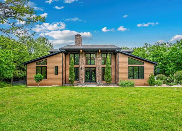 Property at 2655 E Burnt Paradise Ln, Springfield, MO 65803, 4 beds, 4.5 baths