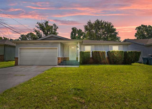 Property at 2420 S Fort Ave, Springfield, MO 65807, 3 beds, 2 baths
