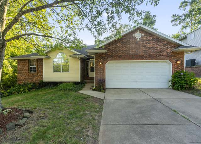 Property at 3093 S Palisades Dr, Springfield, MO 65807, 4 beds, 3 baths