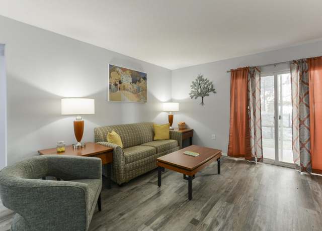 Property at 2914 Vineyards Pkwy Unit 1 & 2, Branson, MO 65616, 6 beds, 4 baths