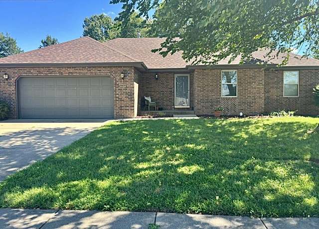 Property at 3782 W Village Ter, Springfield, MO 65810, 3 beds, 2 baths