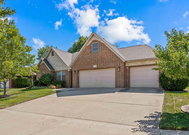 Property at 888 W Chestnut Bend Cir, Nixa, MO 65714, 3 beds, 2 baths