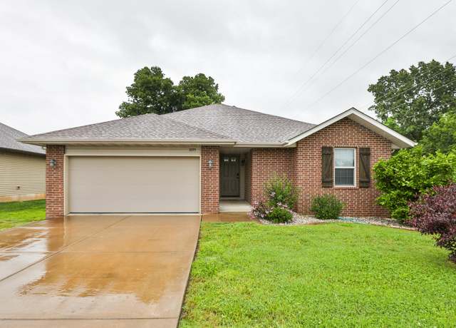Property at 3295 E Colonial St, Republic, MO 65738, 3 beds, 2 baths