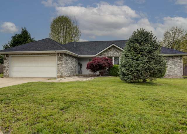 Property at 2639 N Wildberry Ct, Springfield, MO 65802, 3 beds, 2 baths