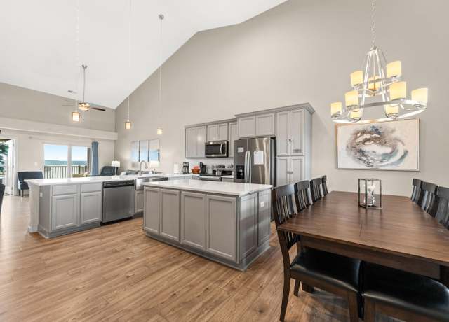 Property at 200 Majestic Dr #423, Branson, MO 65616, 3 beds, 3 baths