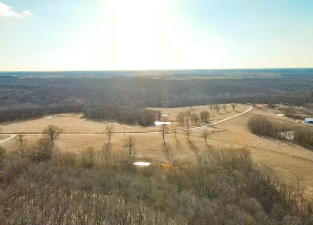 Property at 444 W Cable Ridge Rd, Edwards, MO 65326, 4 beds, 2 baths