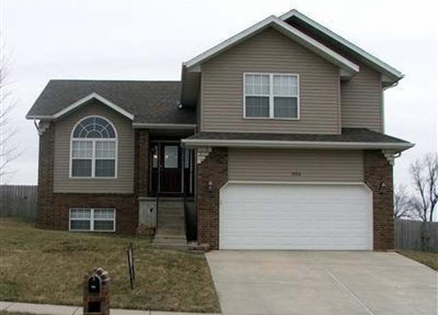 Property at 800 W Snider St, Ozark, MO 65721, 3 beds, 3 baths