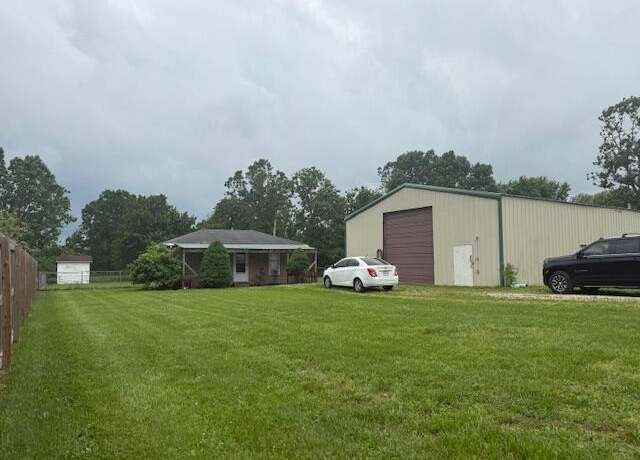 Property at 699 W Ragsdale St, Seymour, MO 65746, 1 bed, 1 bath