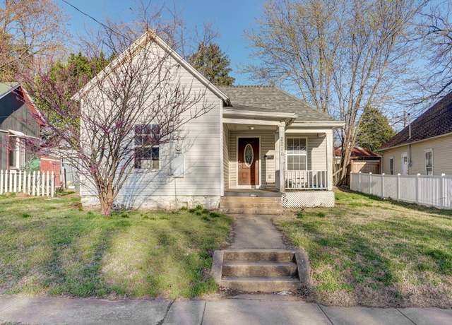 Property at 2216 N Taylor Ave, Springfield, MO 65803, 3 beds, 1 bath