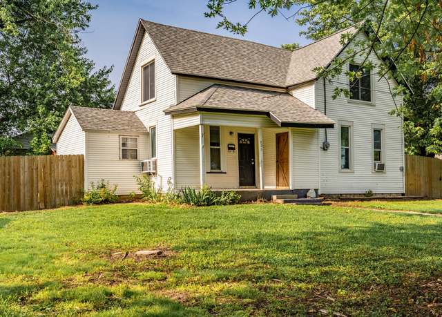 Property at 803 W Pine St, Bolivar, MO 65613, 3 beds, 1 bath