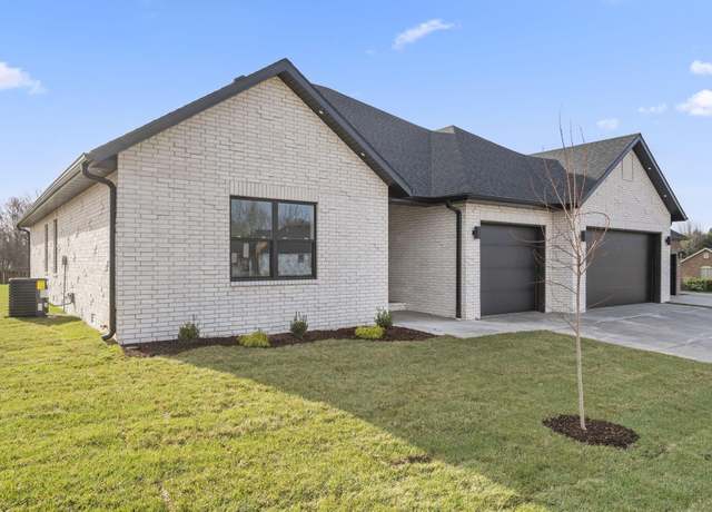 Property at 2048 N Sun Valley Dr, Springfield, MO 65802, 4 beds, 2 baths