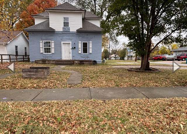 Property at 1201 W Chase St, Springfield, MO 65803, 3 beds, 2 baths