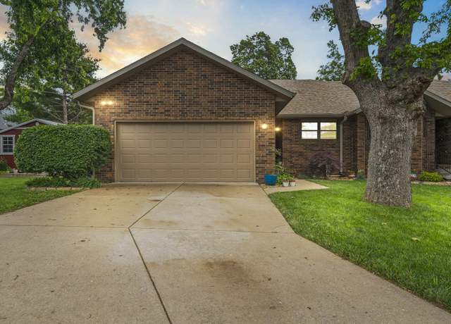 Property at 650 S Woodbridge Ct, Nixa, MO 65714, 2 beds, 2 baths
