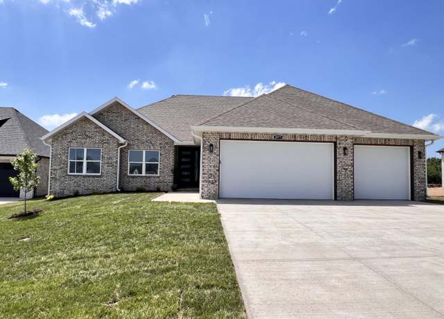 Property at 2077 N Sun Valley Dr, Springfield, MO 65802, 4 beds, 2 baths