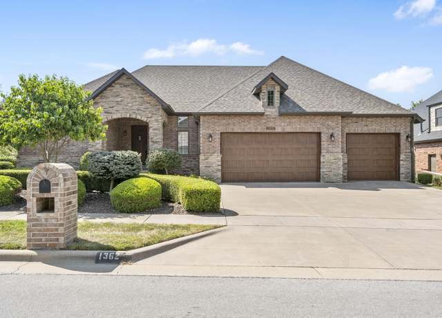 Property at 1362 E Siler Pkwy, Springfield, MO 65804, 5 beds, 4 baths