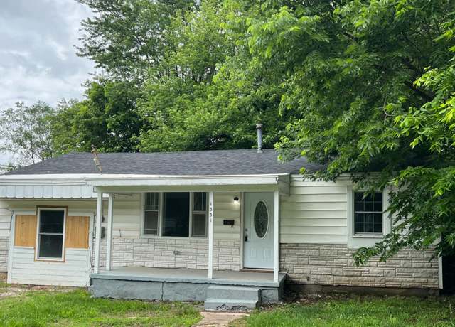 Property at 1331 N West Ave, Springfield, MO 65802, 3 beds, 2 baths