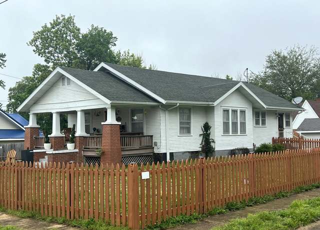 Property at 305 West Jefferson St, Buffalo, MO 65622, 3 beds, 1 bath