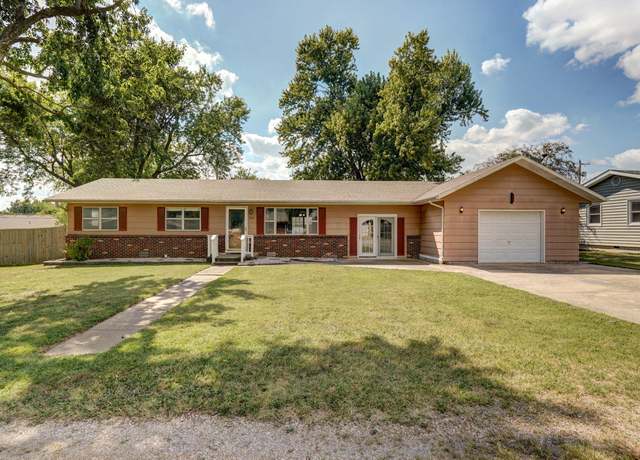 Property at 935 Wood St, Mt Vernon, MO 65712, 3 beds, 2 baths