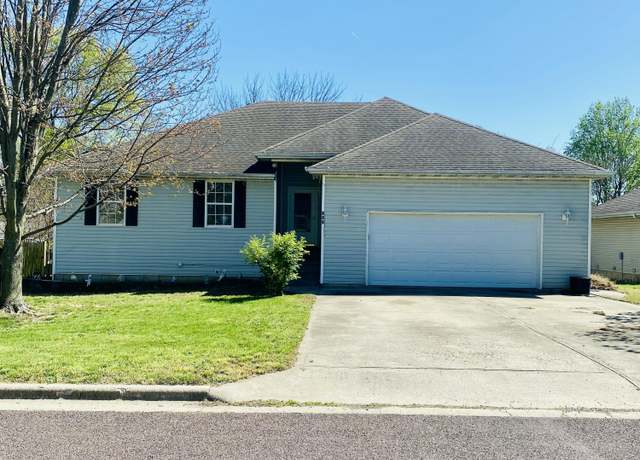 Property at 203 Penzance St, Monett, MO 65708, 3 beds, 2.5 baths