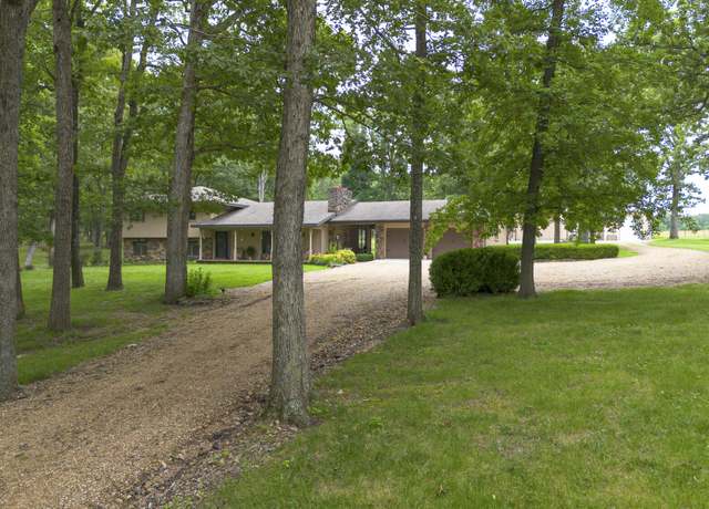 Property at 2620 Big Timber Rd, Marshfield, MO 65706, 3 beds, 2.5 baths