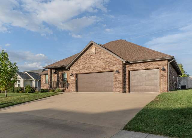 Property at 3764 N Huntington Ave, Springfield, MO 65803, 4 beds, 2 baths