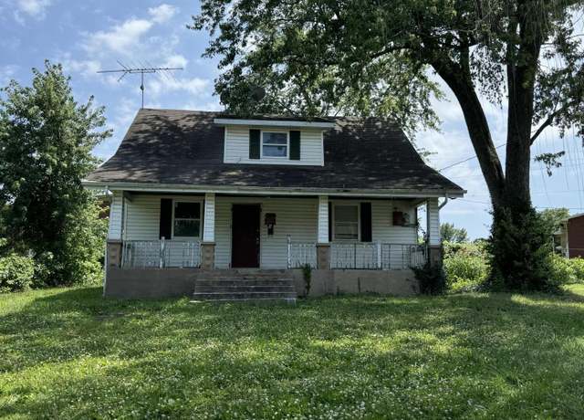 Property at 2542 W High St, Springfield, MO 65803, 4 beds, 2 baths