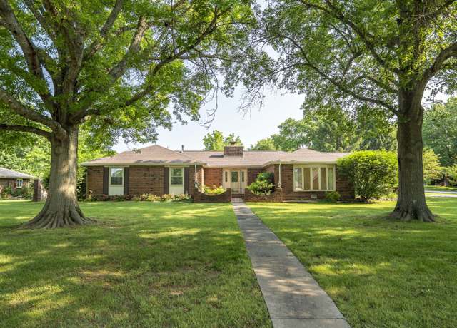 Property at 5827 S Gaslight Cir, Springfield, MO 65810, 4 beds, 2.5 baths
