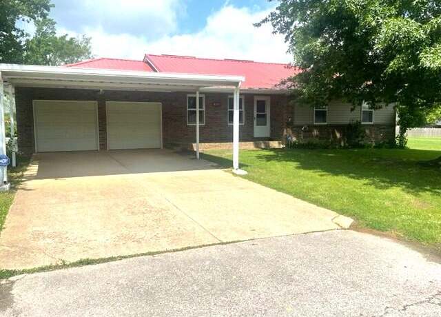 Property at 607 Robin Rd, Mountain Grove, MO 65711, 3 beds, 2 baths