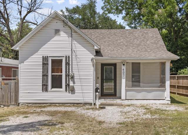 Property at 407 E Turner St, Springfield, MO 65803, 2 beds, 2 baths