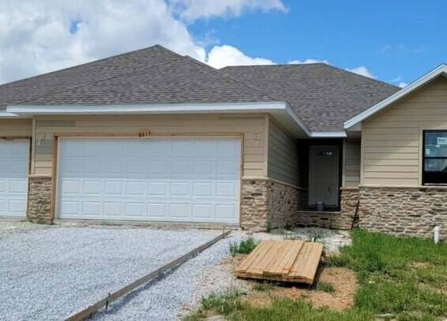 Property at 661 W Pinewood St, Nixa, MO 65714, 4 beds, 2 baths