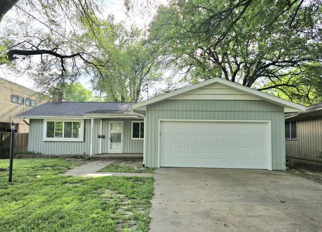 Property at 2245 S Pickwick Ave, Springfield, MO 65804, 4 beds, 1.5 baths