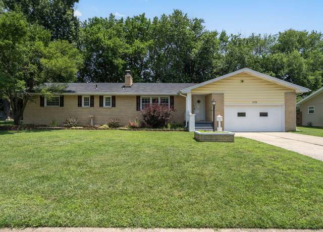 Property at 1722 S Link Ave, Springfield, MO 65804, 3 beds, 1.5 baths