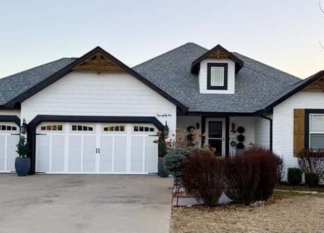 Property at 282 Southview Dr, Branson, MO 65616, 4 beds, 3 baths