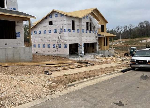 Property at 5333 S Dayton Ave, Springfield, MO 65810, 5 beds, 3 baths