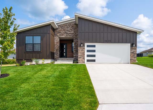 Property at 2700 W Pigeon Dr, Ozark, MO 65721, 3 beds, 2 baths