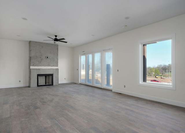 Property at 3010 W Allen Dr, Springfield, MO 65810, 3 beds, 2 baths