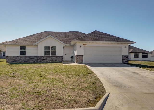 Property at 1482 E New Madrid St, Republic, MO 65738, 3 beds, 2 baths