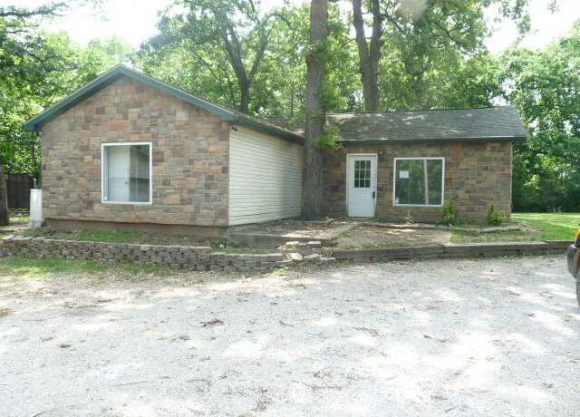 Property at 1098 Sundown Ln, Forsyth, MO 65653, 2 beds, 1 bath